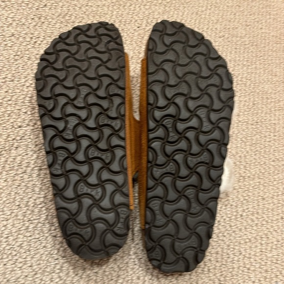 Birkenstocks sz 38 - Picture 5 of 6